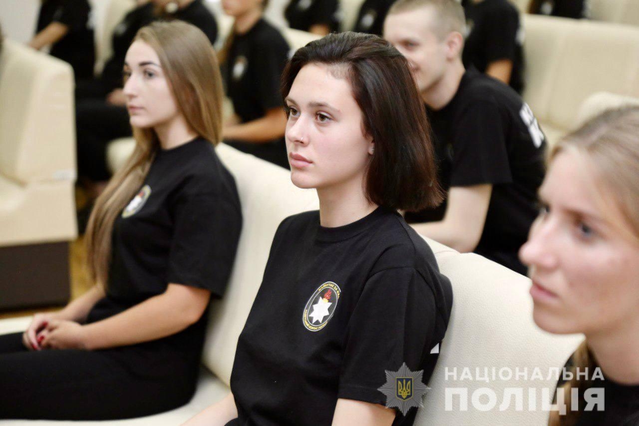 Юні вінничани завершили навчання в межах проєкту Кадетський корпус поліції