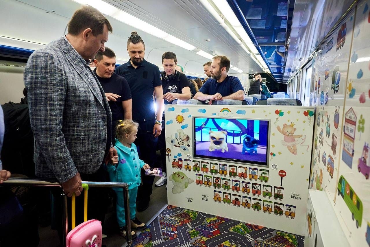 З Києва до Вінниці буде курсувати потяг із дитячим кінотеатром
