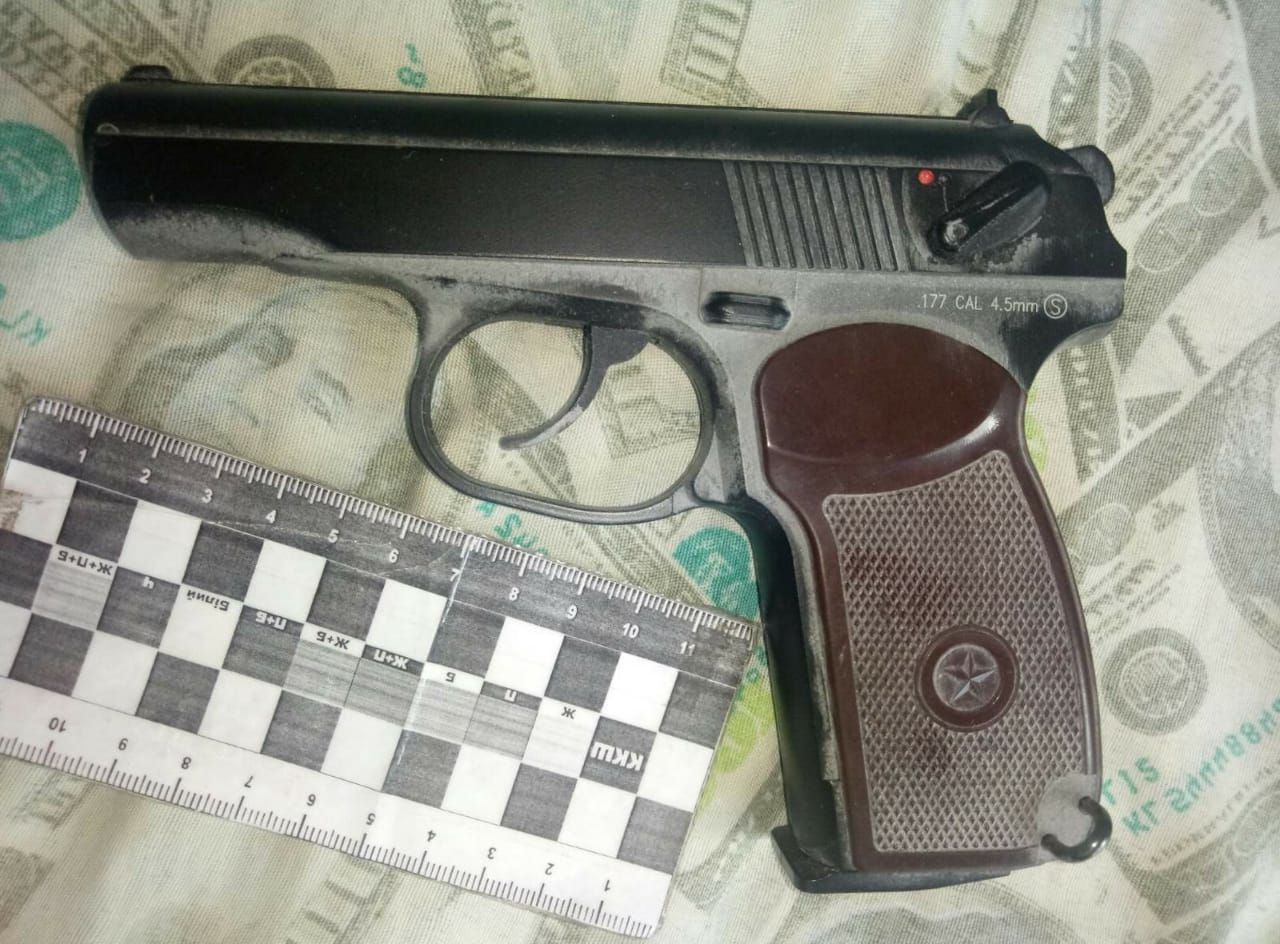 пістолет удома у Києві виявили у злодія, який обкрадав домоволодіння на Вінниччині