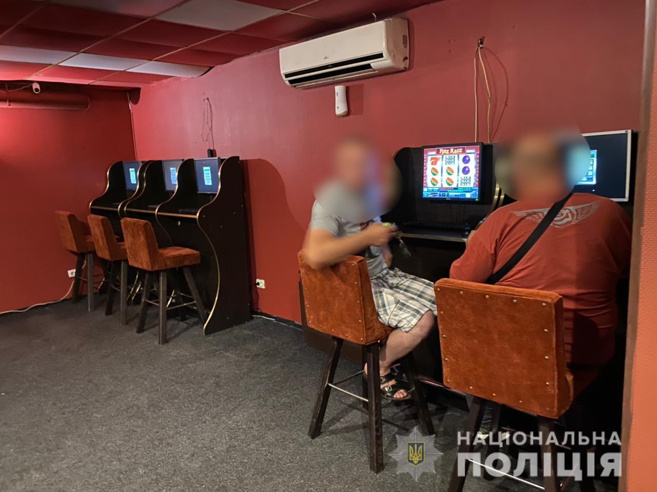 У Вінниці на вулиці Київській силовики викрили підпільне "казино"
