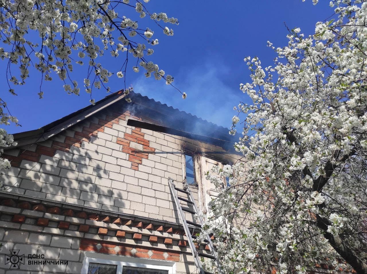 У Томашполі через коротке замикання загорівся приватний будинок