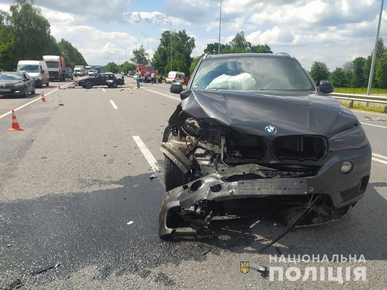 У Вінниці зіштовхнулись BMW та ВАЗ: водій останнього загинув