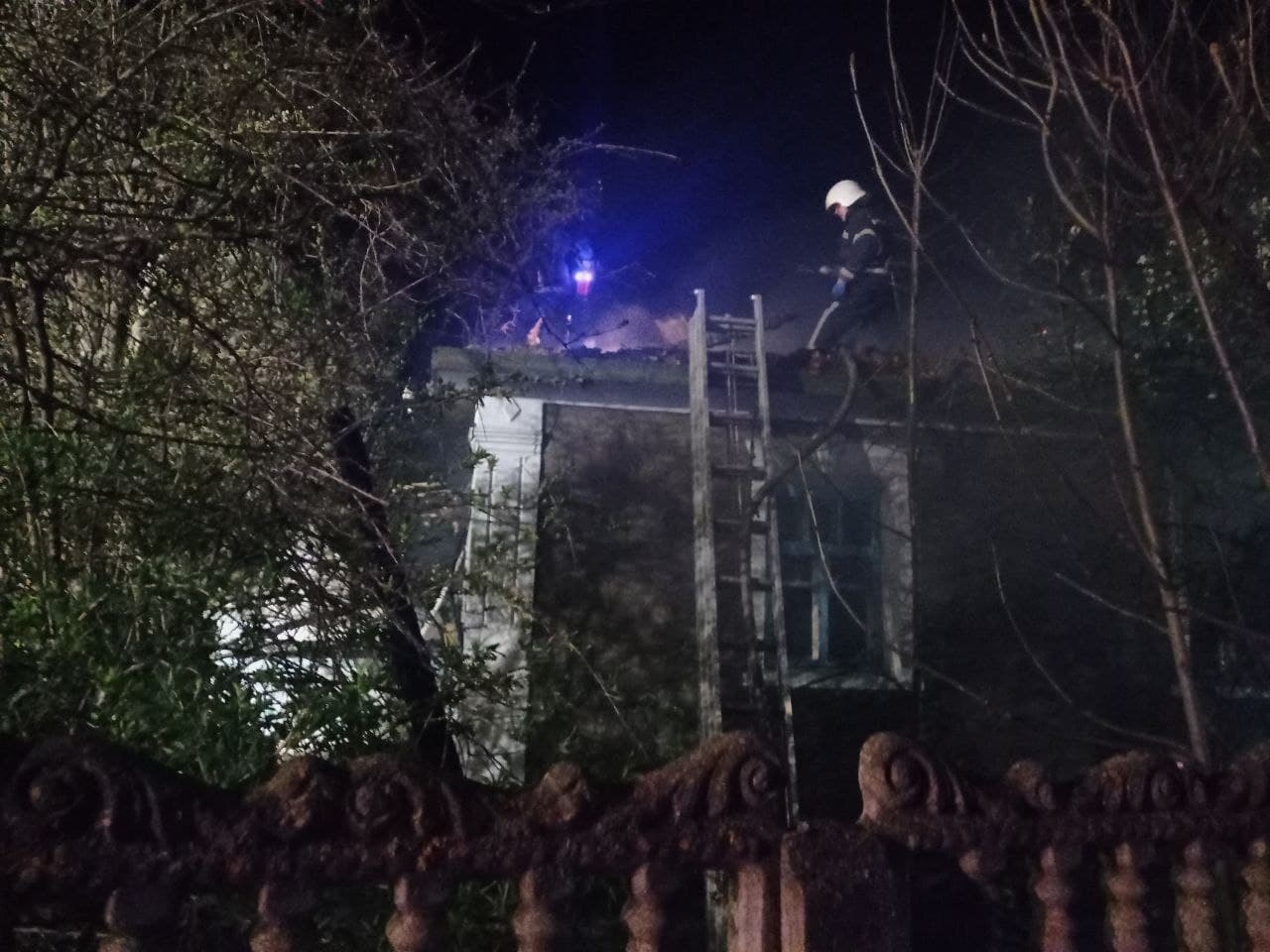 У Вінницькому районі через недопалок загорівся будинок: власник загинув