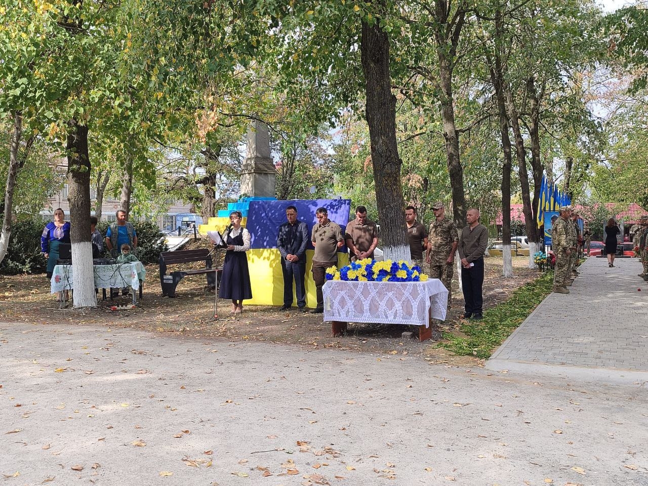 Місце споминів та подяк: у Студенянській громаді відкрили Алею Слави Героїв