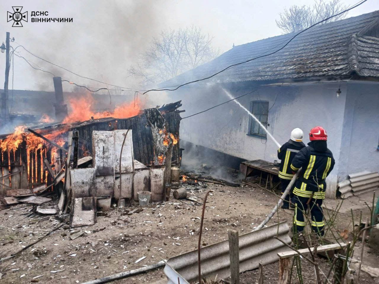 На Вінниччині загасили пожежі в літніх кухнях та в господарчій будівлі