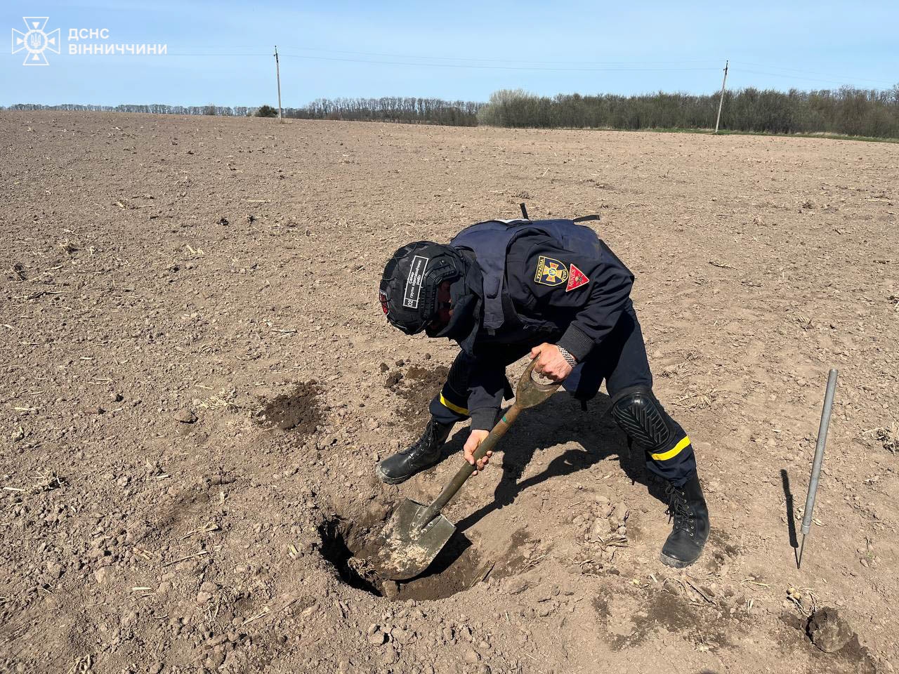 Сапери знищили мінометну міну, яку знайшли в полі в Іллінецькій громаді