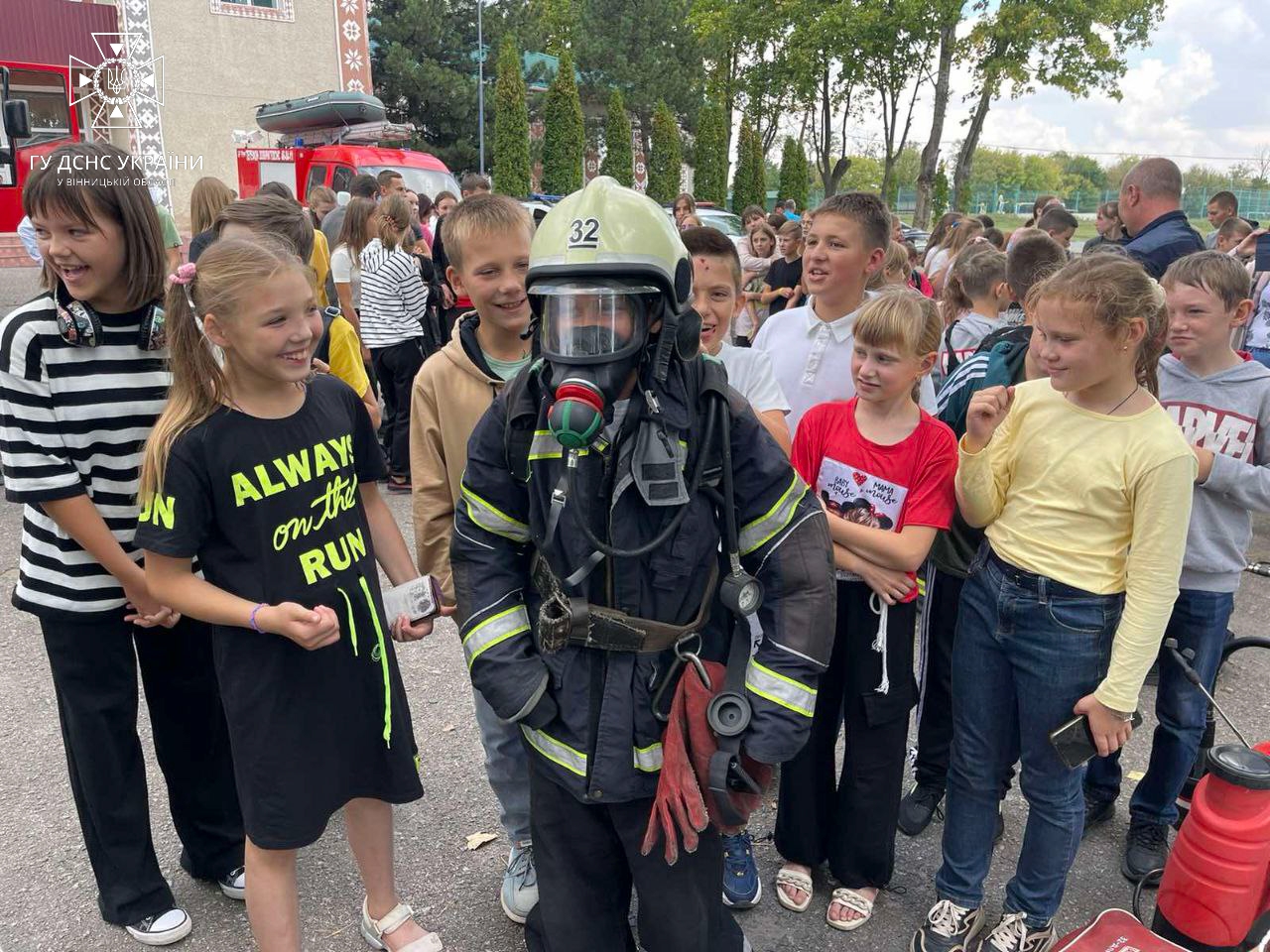 День безпеки для дітей провели рятувальники в селищі Чернівці