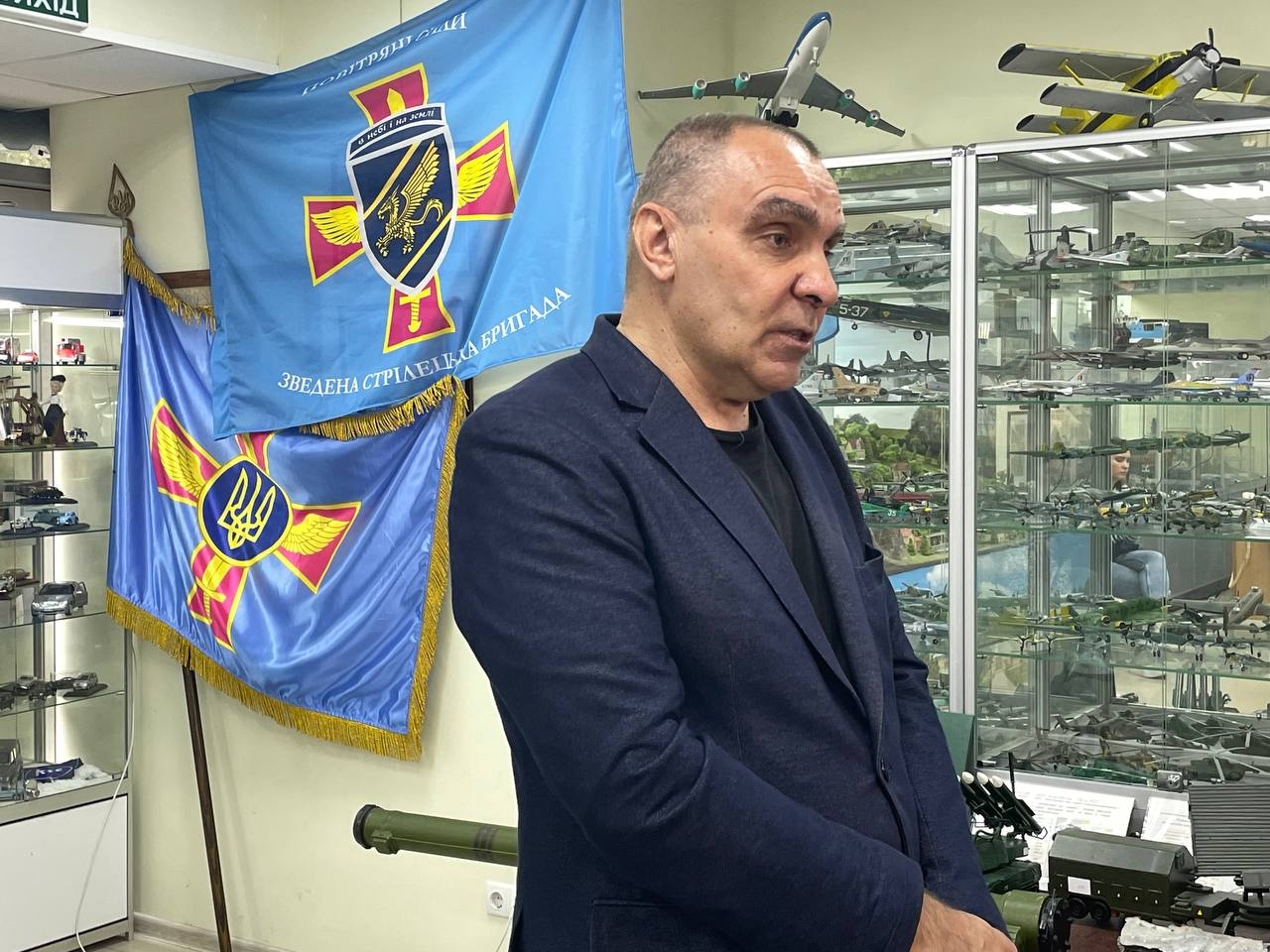 До Дня Повітряних сил ЗСУ у Вінниці відкрили тематичну виставку