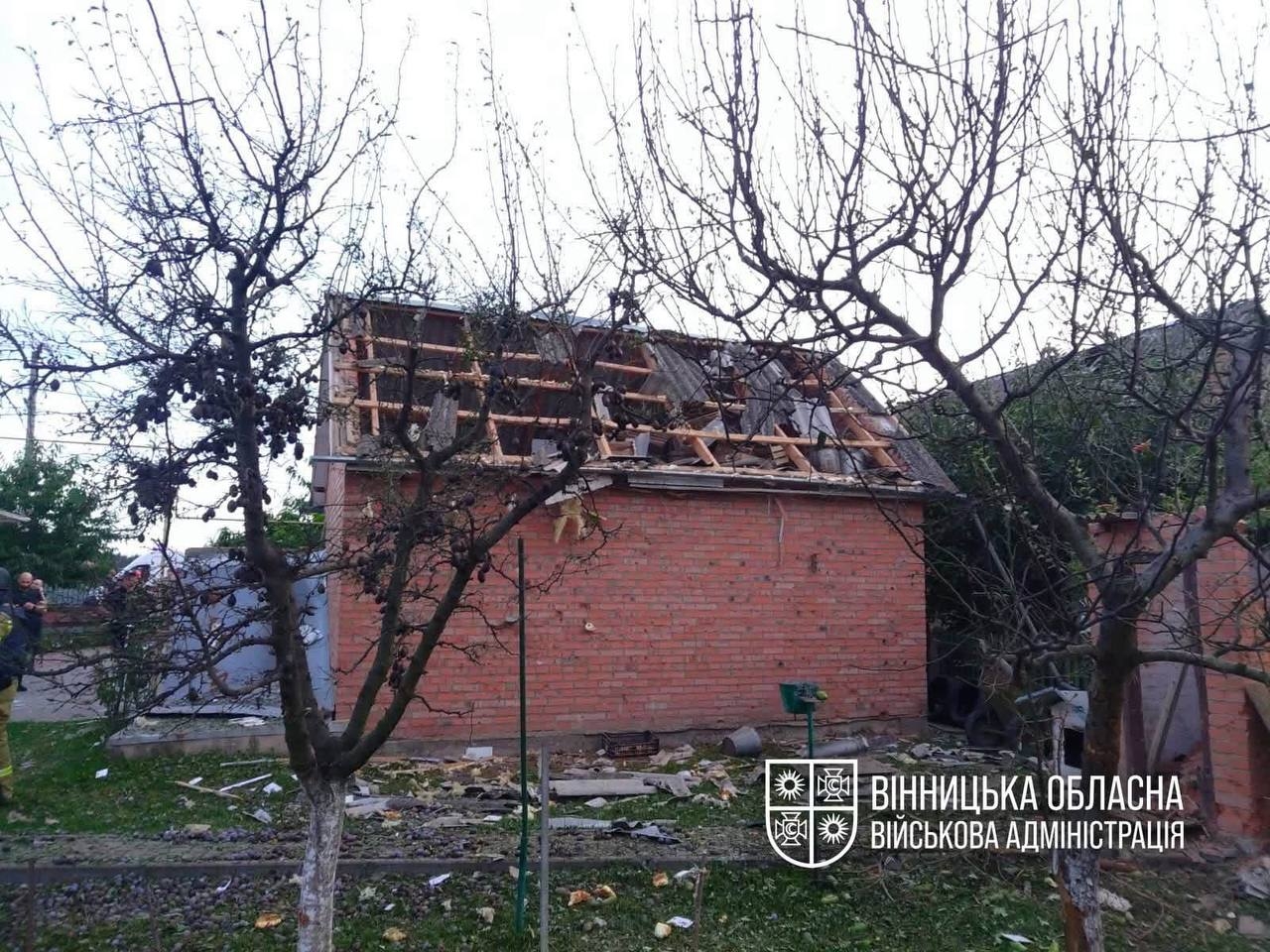 На Вінниччині впали уламки БПЛА: двоє постраждалих