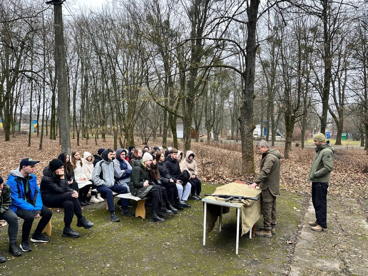 Підлітків в Крижополі навчали поводитися зі зброєю та основ самооборони