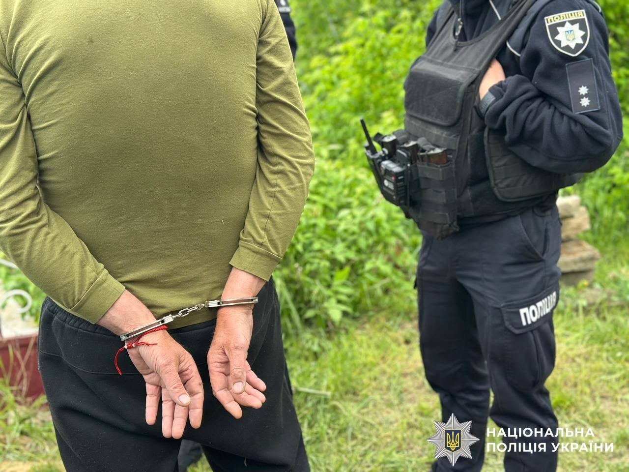 У Могилів-Подільському районі п'яний ревнивець встромив ножа у спину дружині
