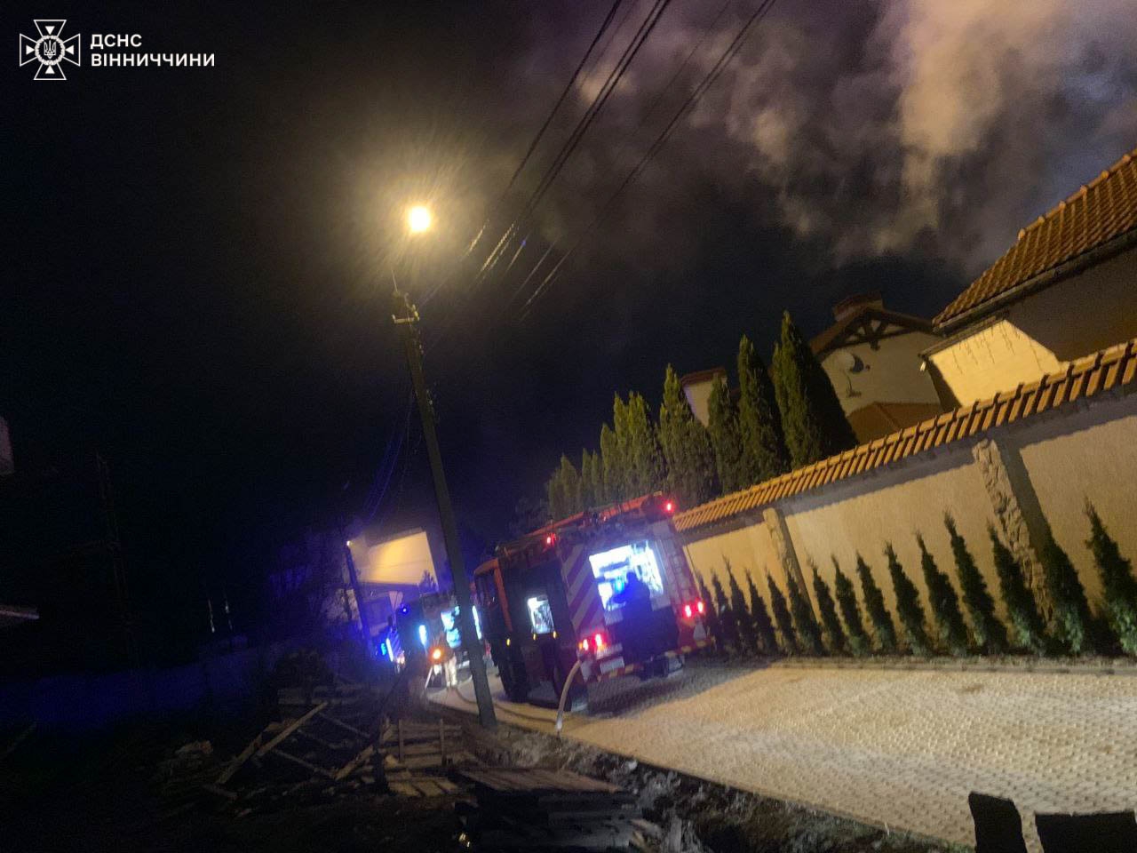 У Вінниці загорілась лазня на території приватного будинку