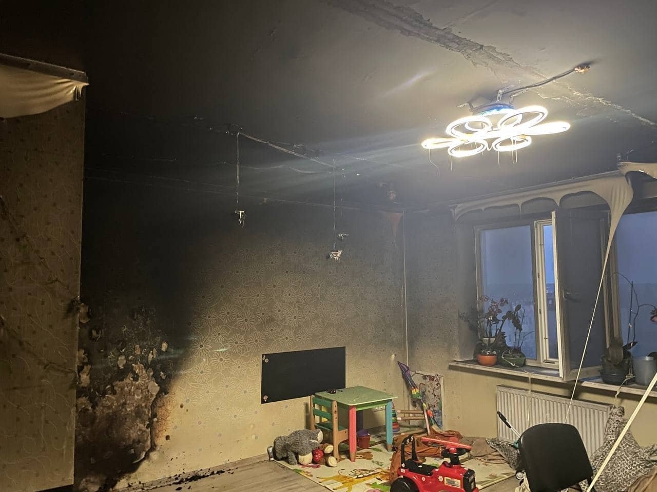 У Вінниці загорілася квартира врятували сім'ю з маленькою дитиною