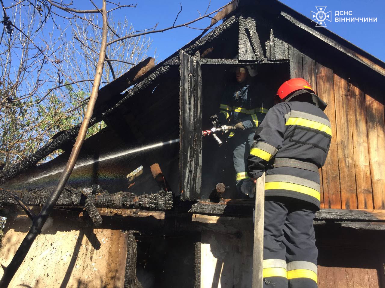 У Вінницькому районі загорілась господарча будівля