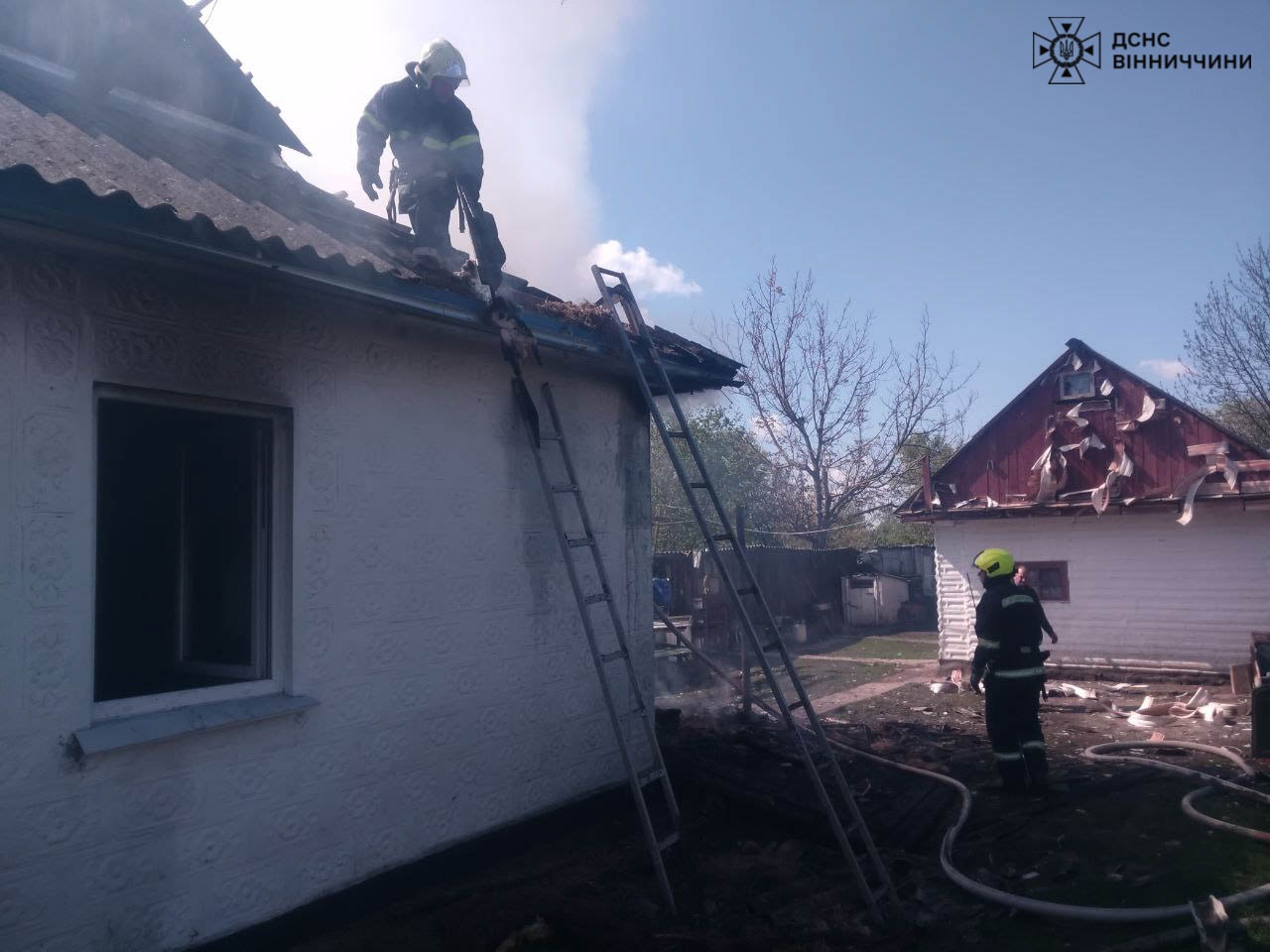 Загорівся будинок - під час пожежі у Липовецькій громаді постраждав дідусь