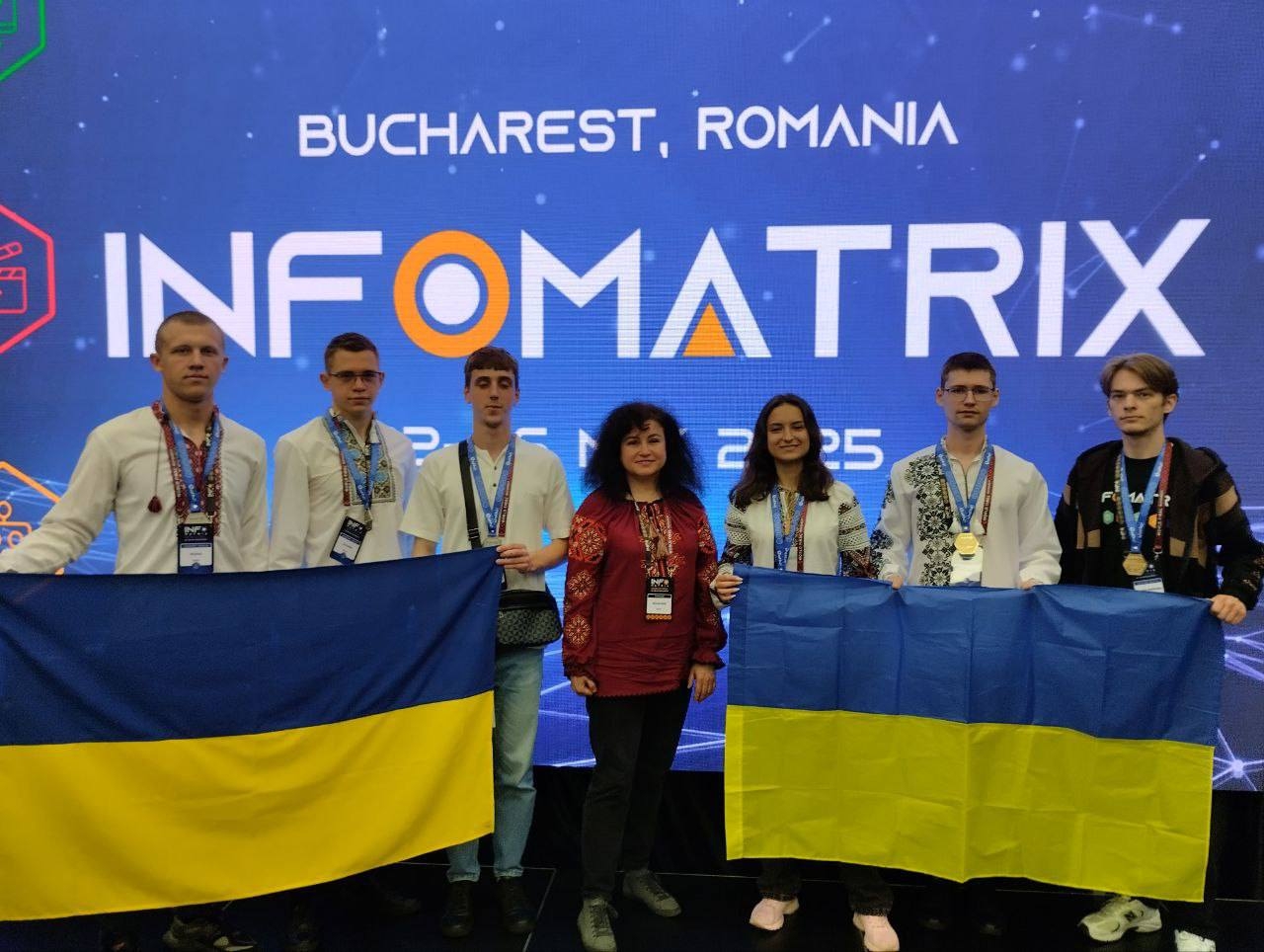 Вінницькі студенти здобули платинову та золоту медаль, а також головний приз на міжнародному конкурсі INFOMATRIX 2025 у Румунії. Про це 26 травня інформують у самому закладі.