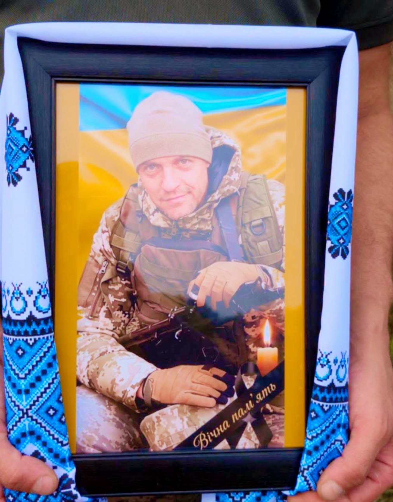 Гайсинщина попрощалася із солдатом Нацгвардії Юрієм Павловським