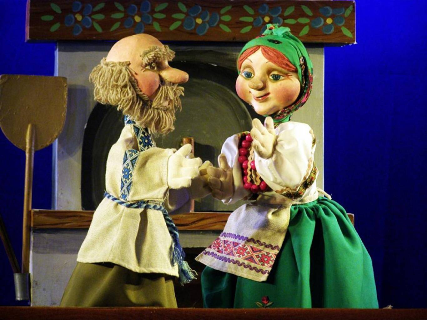 Новорічні вистави в Ляльковому театрі відвідали 300 діток з багатодітних родин