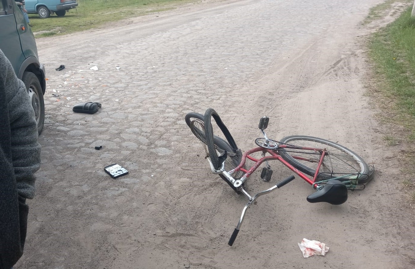 Аварія у Липовці: велосипедистка потрапила під вантажівку | ВІТА