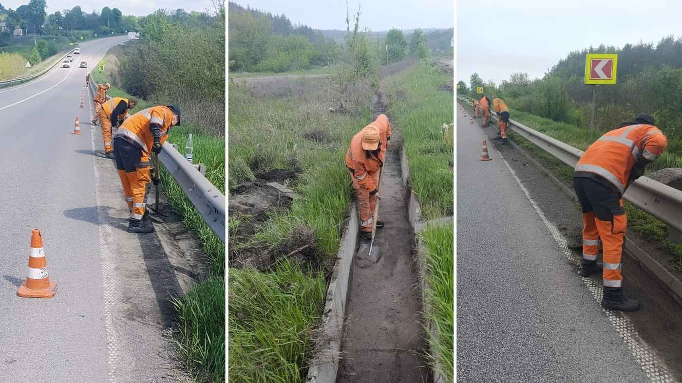 Дорожники Вінницької області розчистили водовідводи та прибордюрні зони