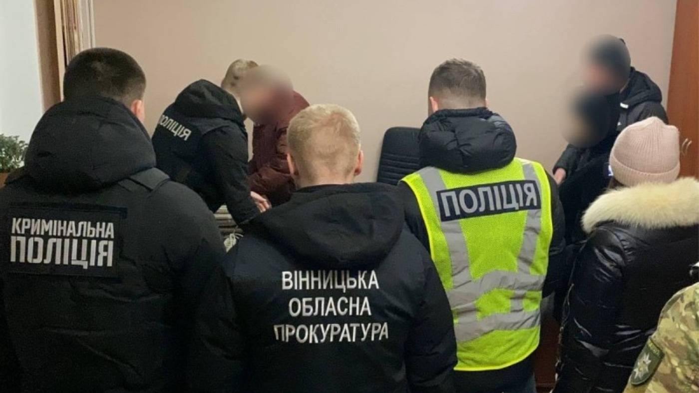 Директор будинку-інтернату на Вінниччині змушував підопічних працювати на приватних ділянках