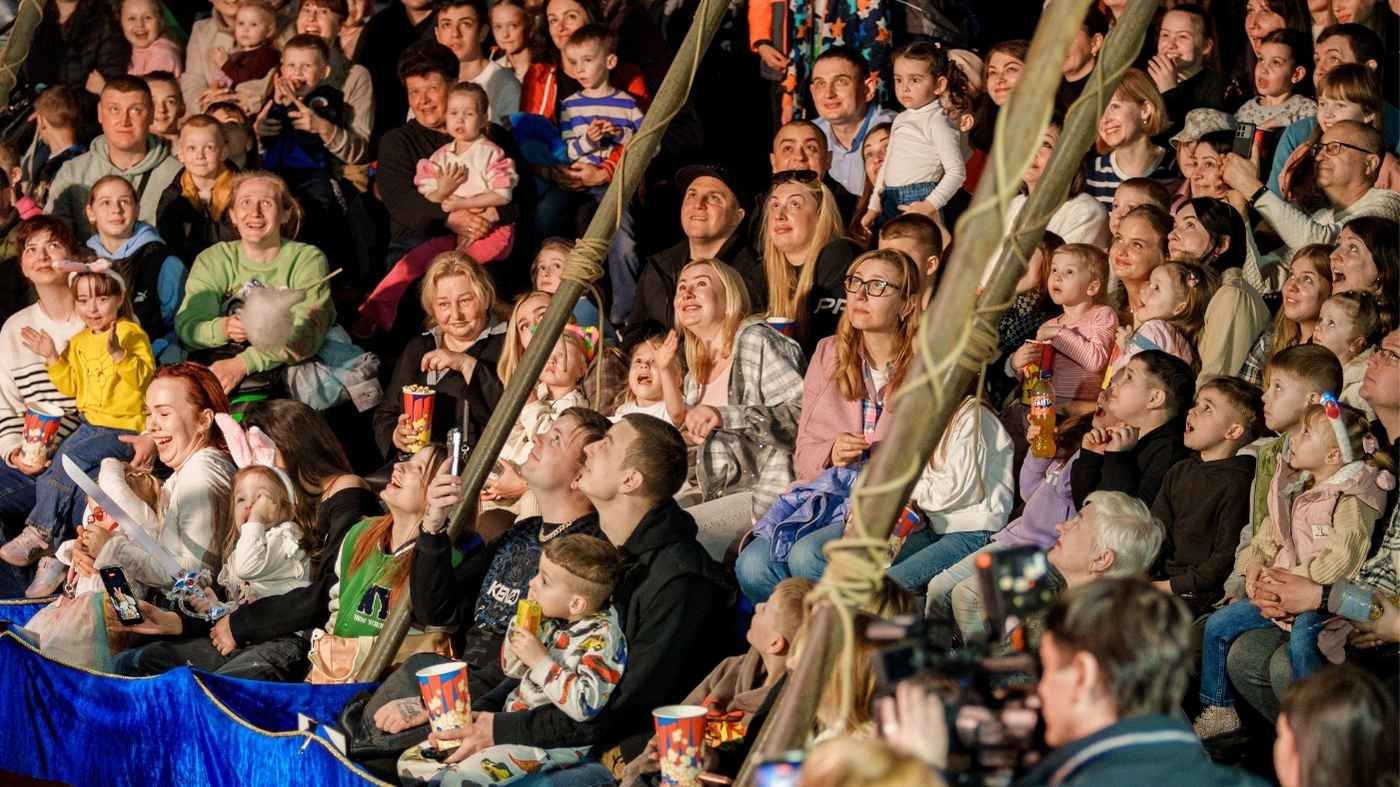 Команда Міжрегіонального координаційного гумштабу організувала для малечі похід до цирку