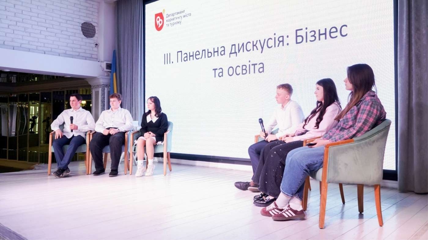 Квиток у професійне майбутнє: у Вінниці випустили перших сертифікованих знавців гостинності