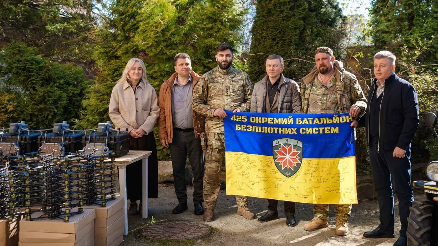 Матриці, FPV та «невловимі» багі: Гуманітарний штаб передав чергову допомогу 425-му полку
