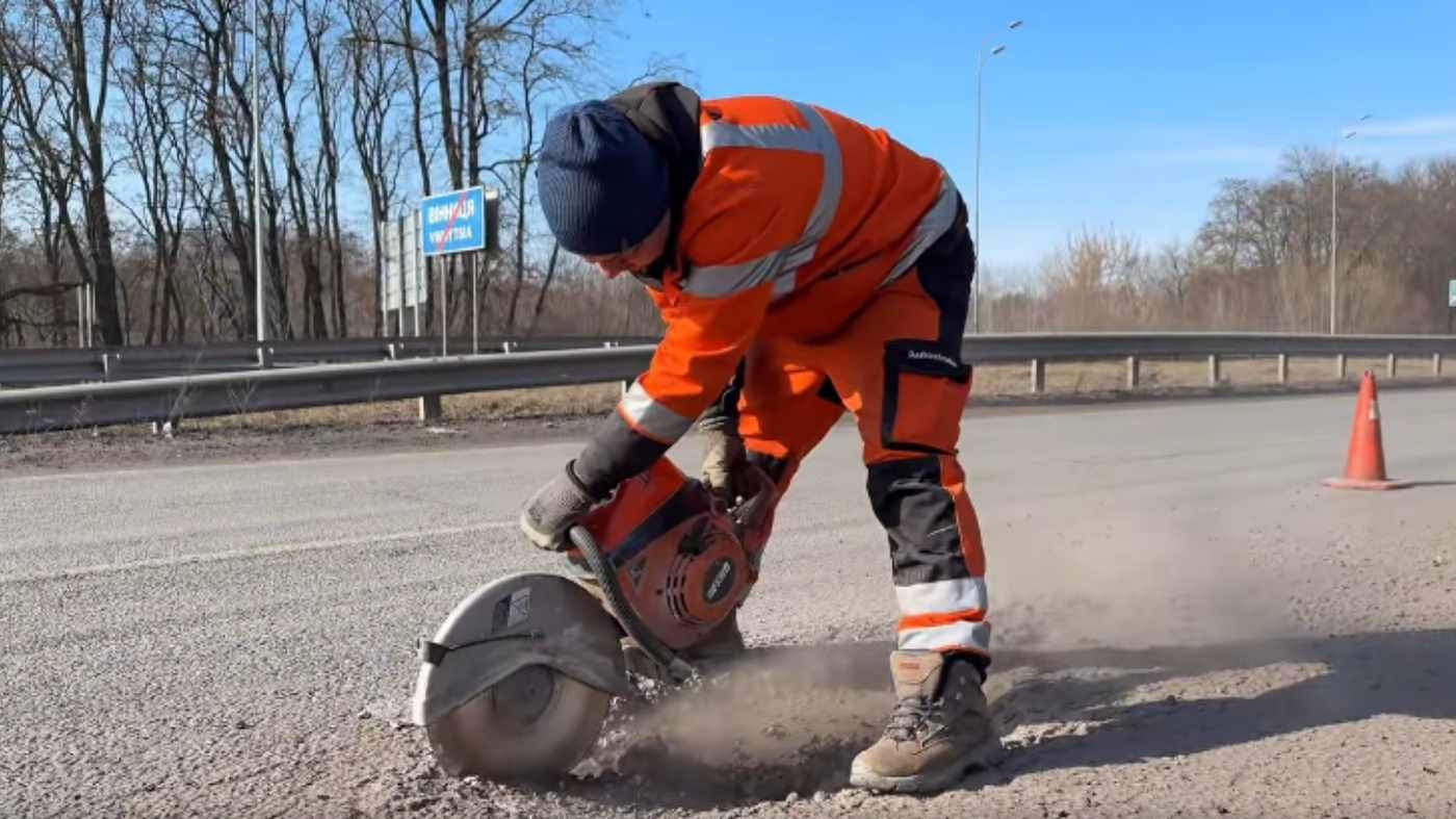 На автомагістралях Вінниччини ось-ось стартують повноцінні ремонтні роботи