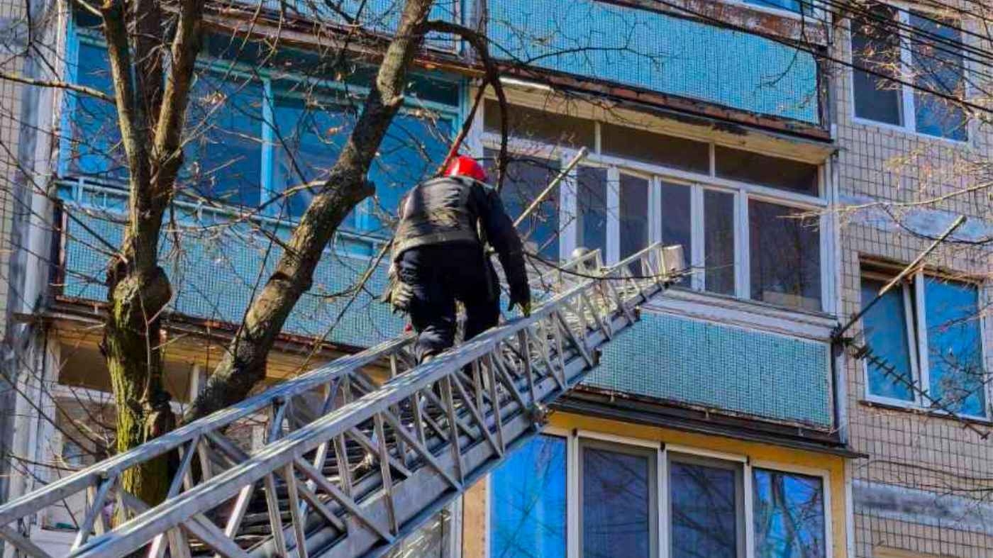 Не дали померти за зачиненими дверима: на Вінниччині врятували пенсіонерів