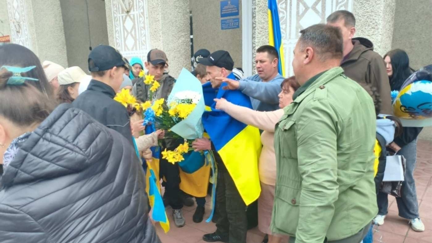 Незламний тракторист: вінничанин повернувся додому після трьох років російського полону