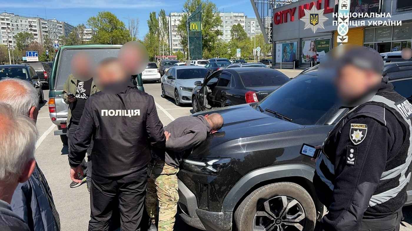 Обшуки на Вінниччині: комбата затримали за «відкати» з бойових виплат підлеглих