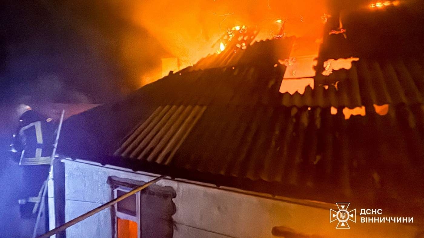 Під Немировом спалахнув мікроавтобус: загалом в області за добу зафіксували 11 пожеж