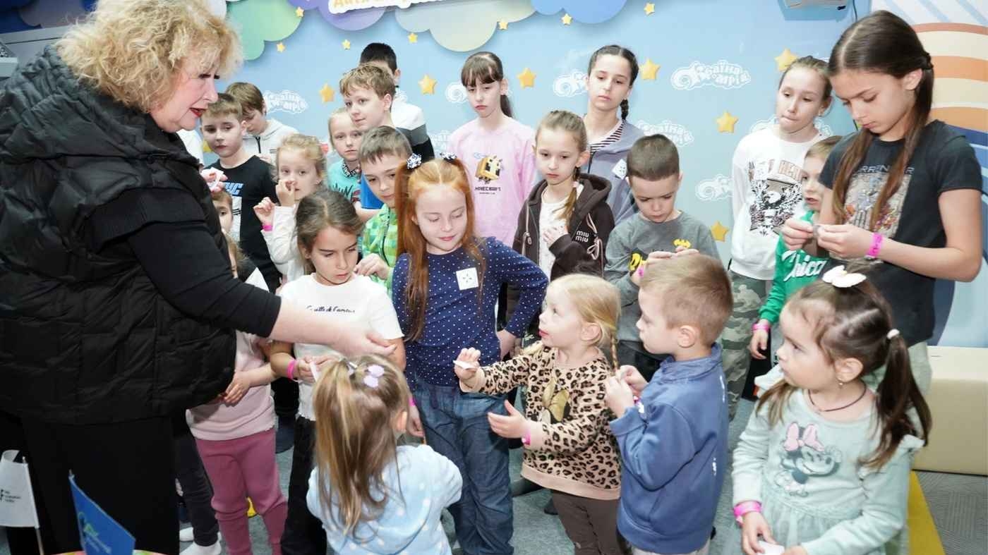 Посмішки попри війну 75 маленьких вінничан провели день у «Країні мрій»