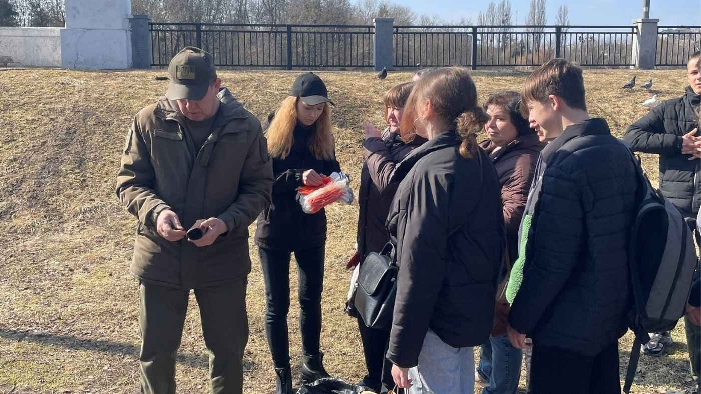 Прибирають усі Вінницька громада розпочала сезон весняних толок