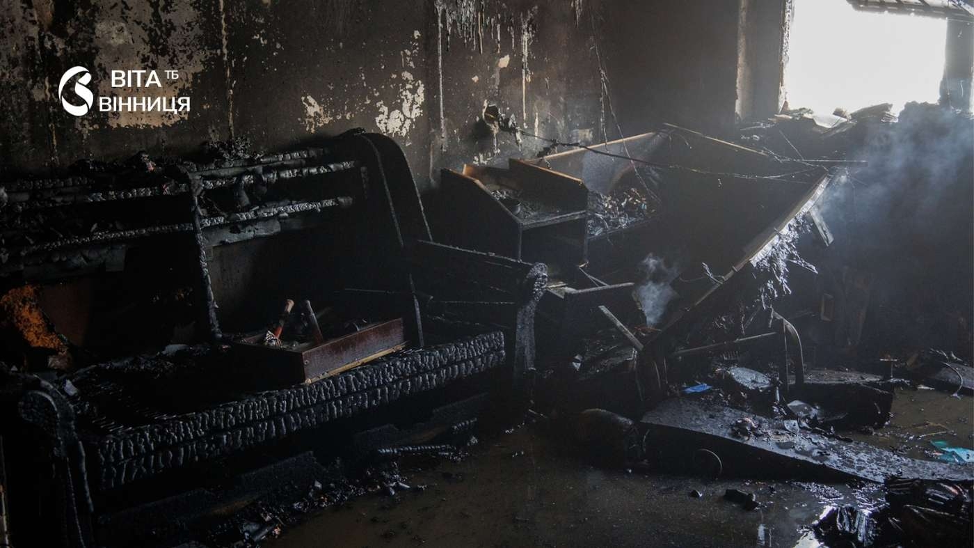 Рятувальники Вінниці загасили вогонь у дев’ятиповерхівці та старому будинку