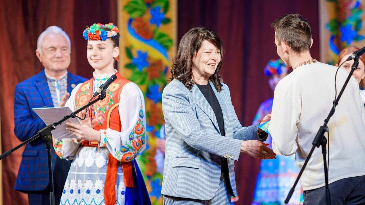 Сльози радості та 42 роки історії: у Вінниці прогримів благодійний марафон на честь народження «Барвінку»