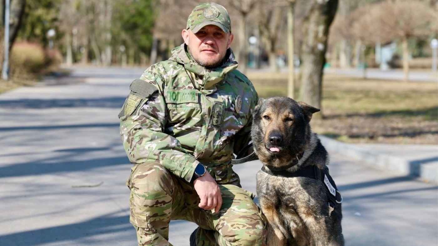Службовий пес допоміг розшукати вбивцю, який переховувався у вінницьких лісах