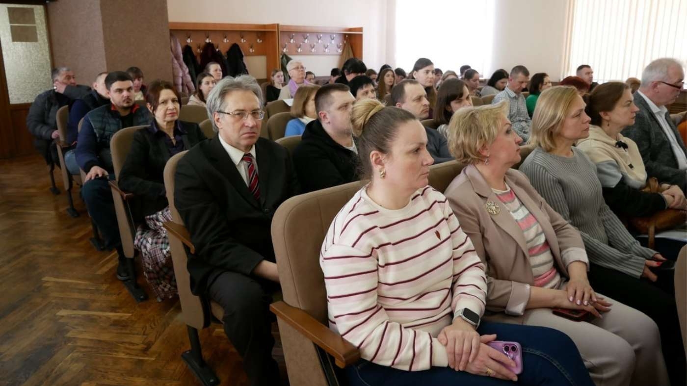 Студентам чергового вишу Вінниці презентували курс підготовки до національного спротиву