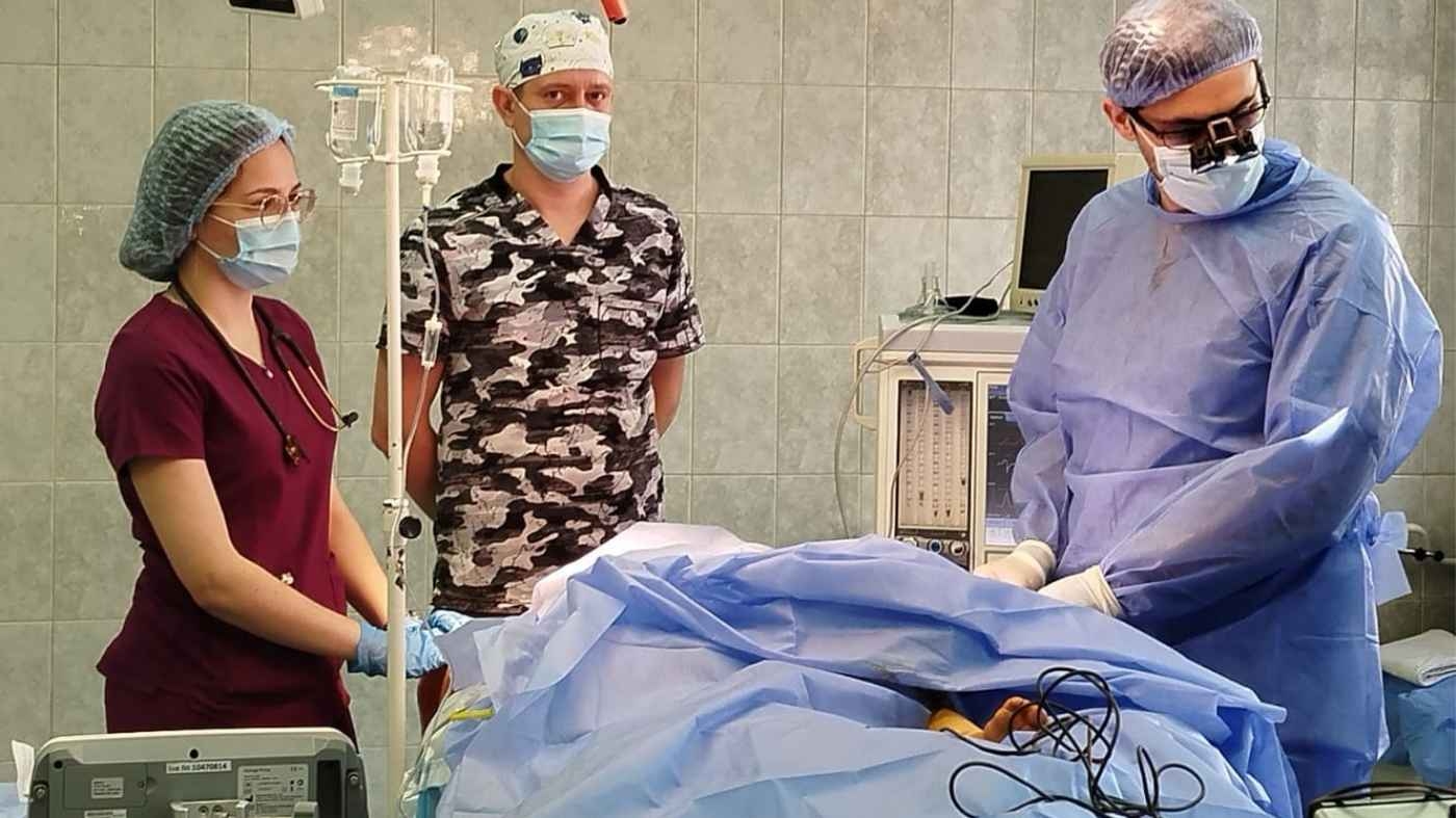 У Вінниці здійснили унікальну операцію: розділили зрощені пальці однорічній дитині