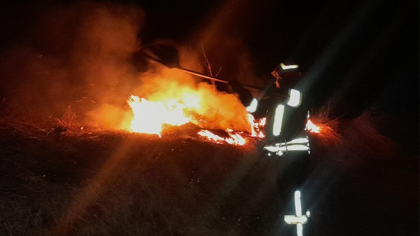 У Жмеринці згорів гараж і господарська споруда