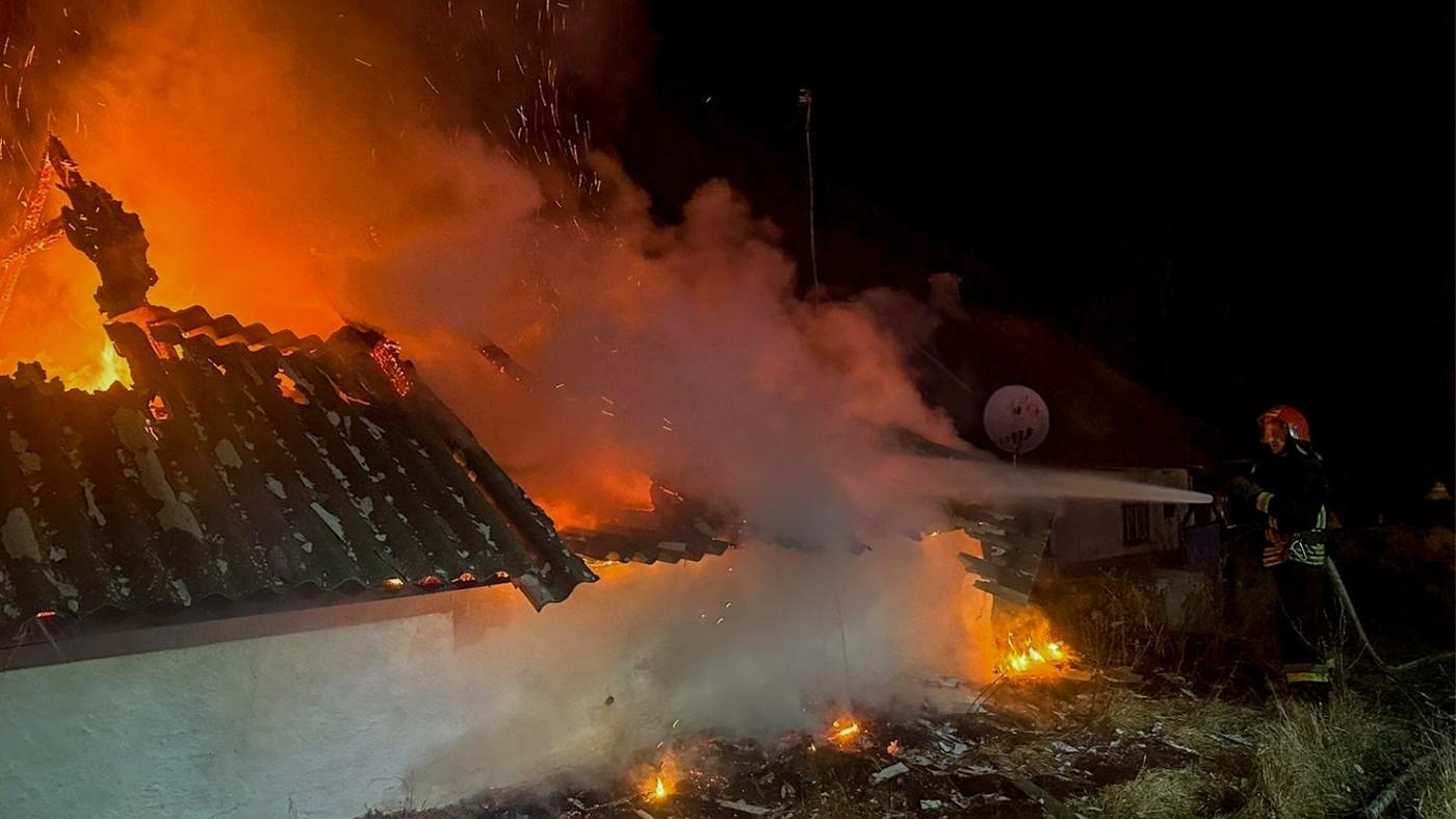 Вантажівка з дровами горіла на Вінниччині: рятувальникам вдалось врятувати вантаж