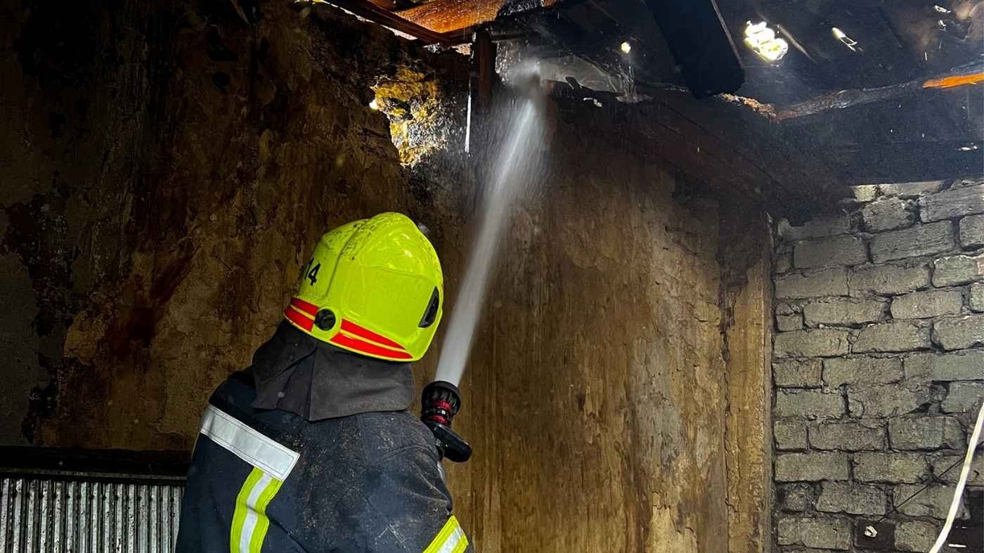 Від кинутого недопалка до короткого замикання: на Вінниччині горіли будинки та господарчі споруди