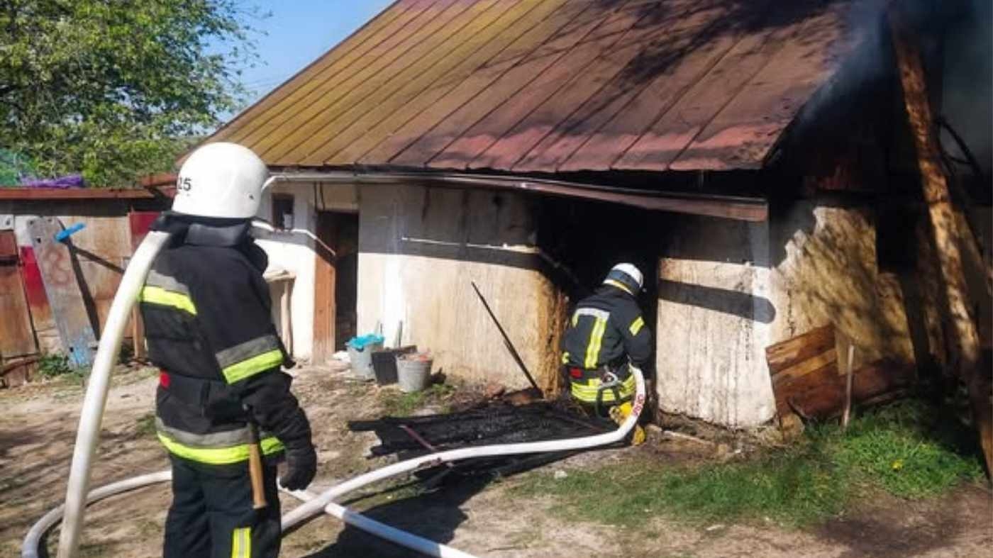 Від покинутої хати до авто: на Вінниччині фіксують масштабні займання через «коротке замикання»