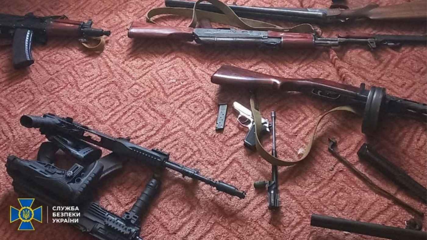 Вінничанин облаштував підпільну зброярню у власній хаті