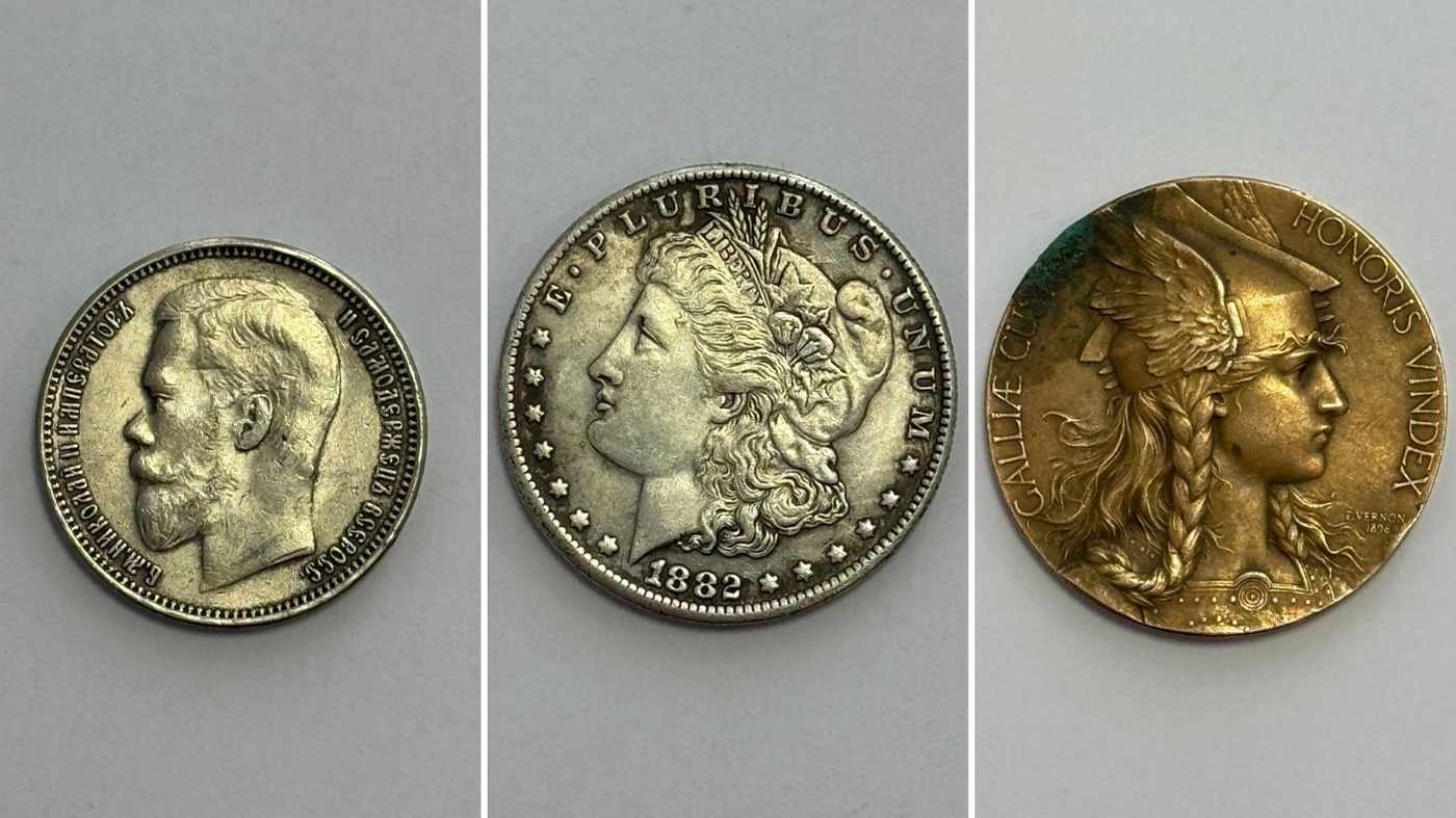 Вінницькі прикордонники вилучили в іноземця п'ять раритетних монет