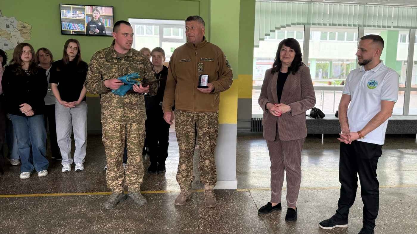 Вінницький ліцей передав нацгвардійцям дрони та потужні генератори
