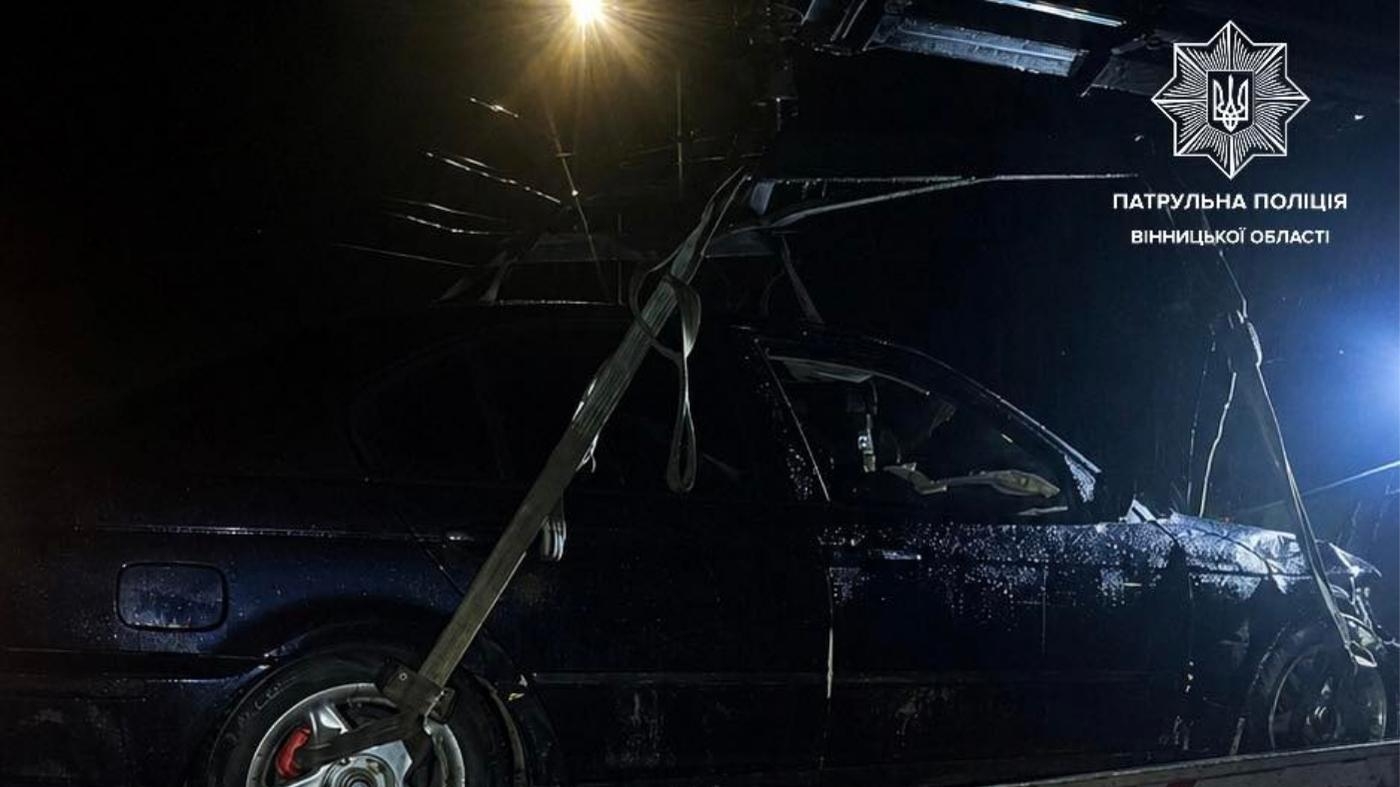 Ввечері у Вінниці на вул.Брацлавській п’яний водій BMW врізався в огорожу