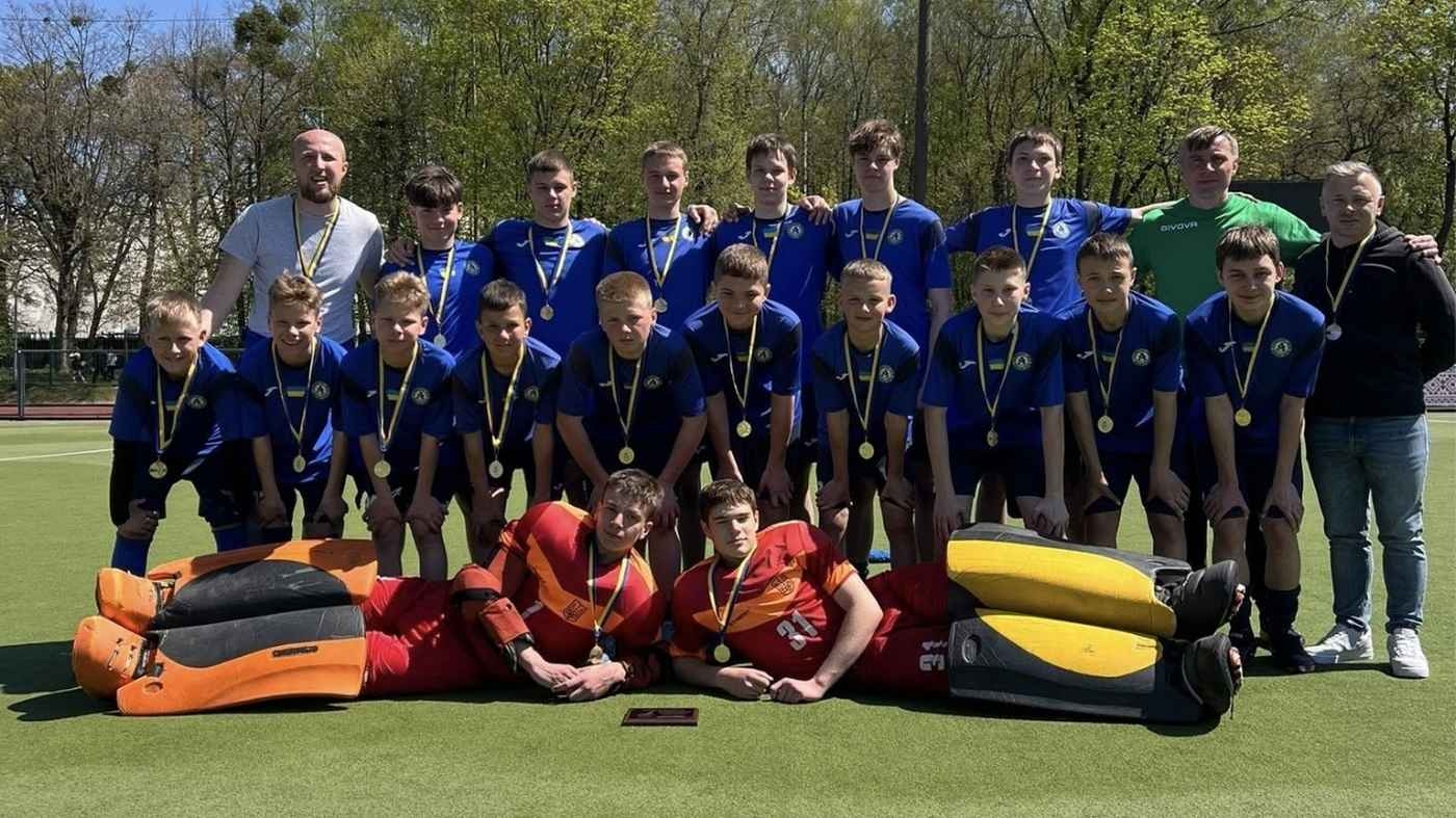 Золотий тріумф на траві: хокеїсти калинівського «Авангарду» стали чемпіонами країни
