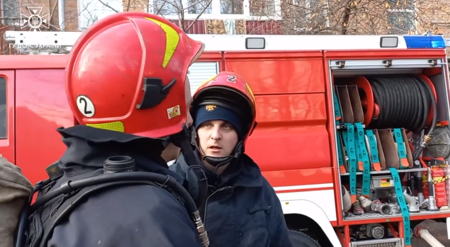 У Вінниці горіла п'ятиповерхівка, довелось евакуювати п'ять жителів